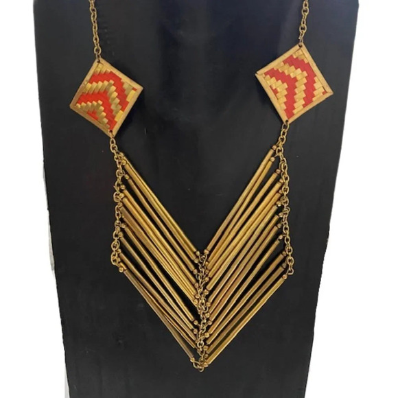 Boho Necklace in Coral and Gold - NEW - Picture 4 of 5